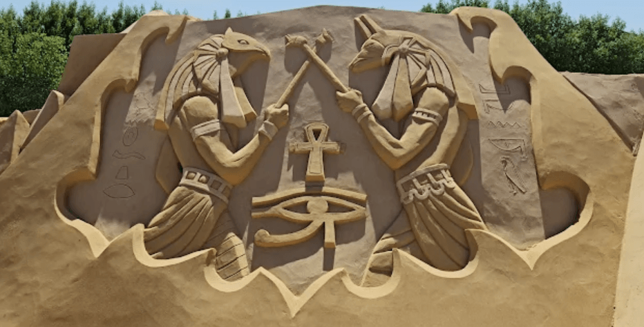 Sand City Hurghada mit großen Sandskulpturen