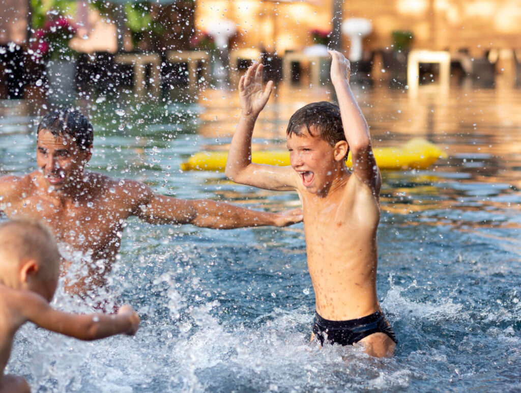 Kinder im Aqua Park des Steigenberger Aqua Magic Hotel für Familien mit Kindern in Ägypten