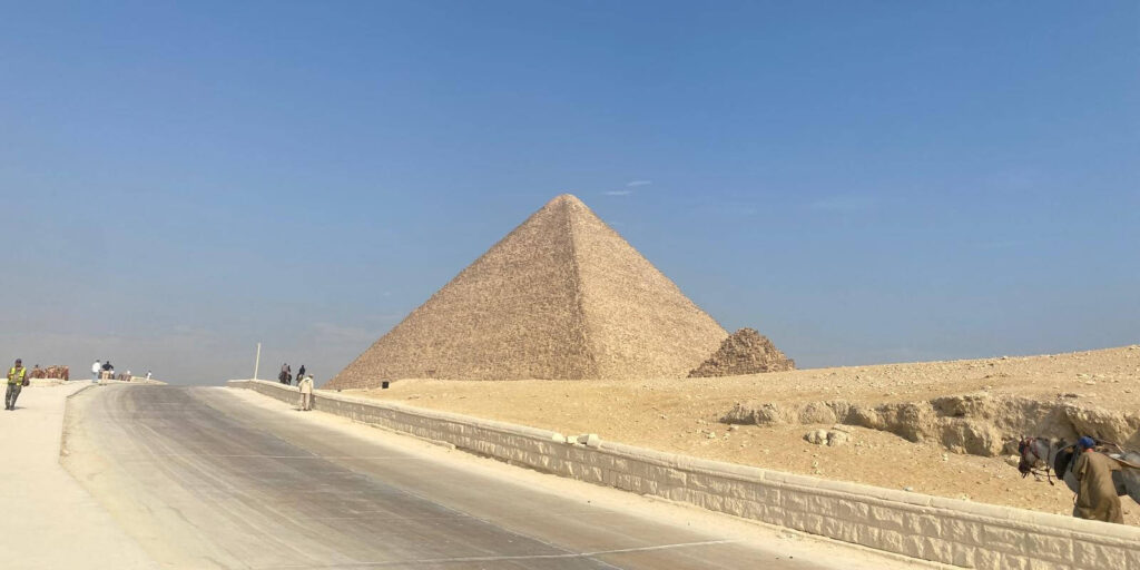 Eine der Pyramiden von Gizeh auf unserer 7 Tage Ägypten Rundreise