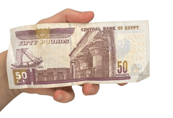 Hand hält 50 ägyptische Pfund
