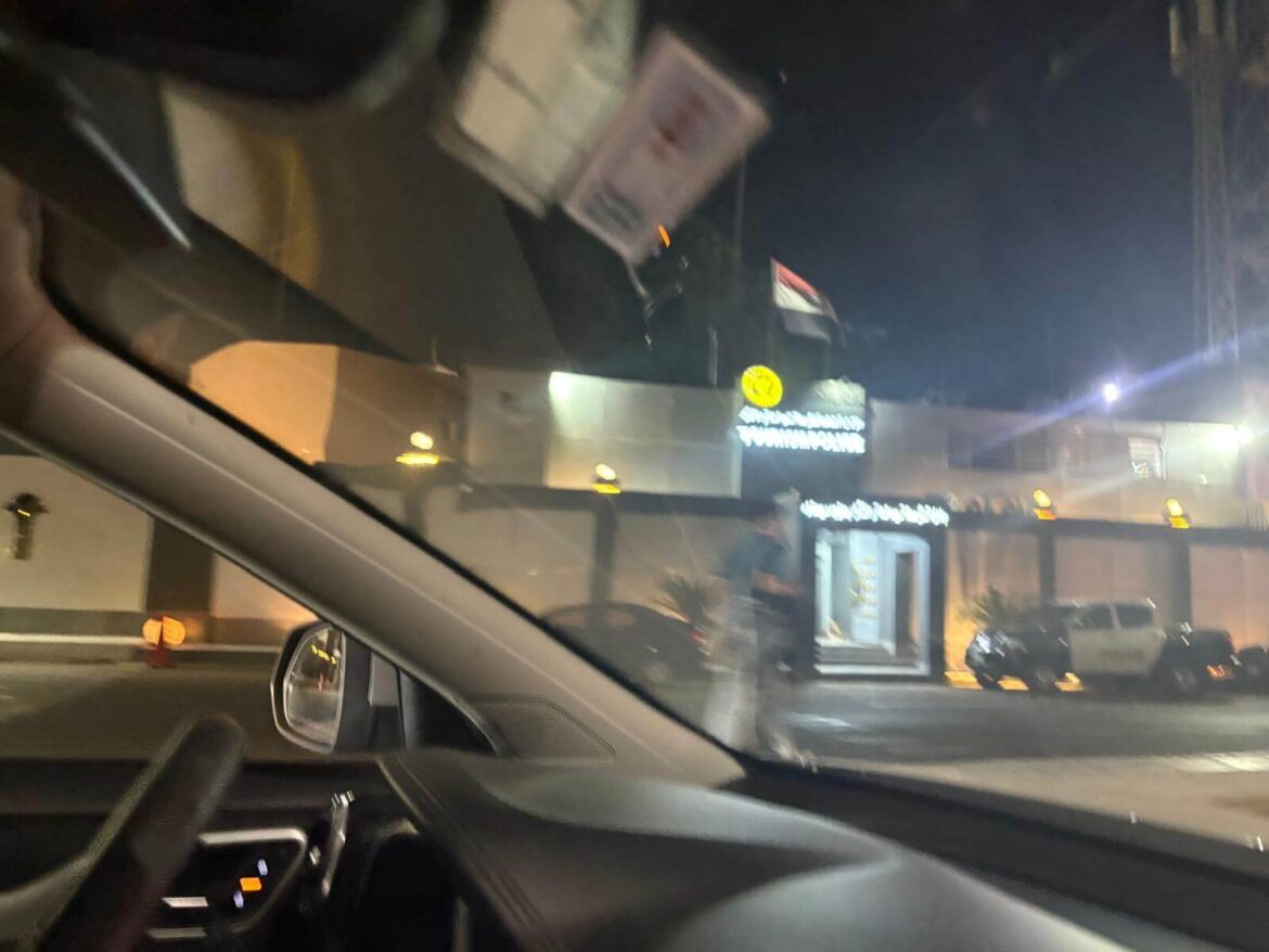 fahrerraum in einem uber in ägypten